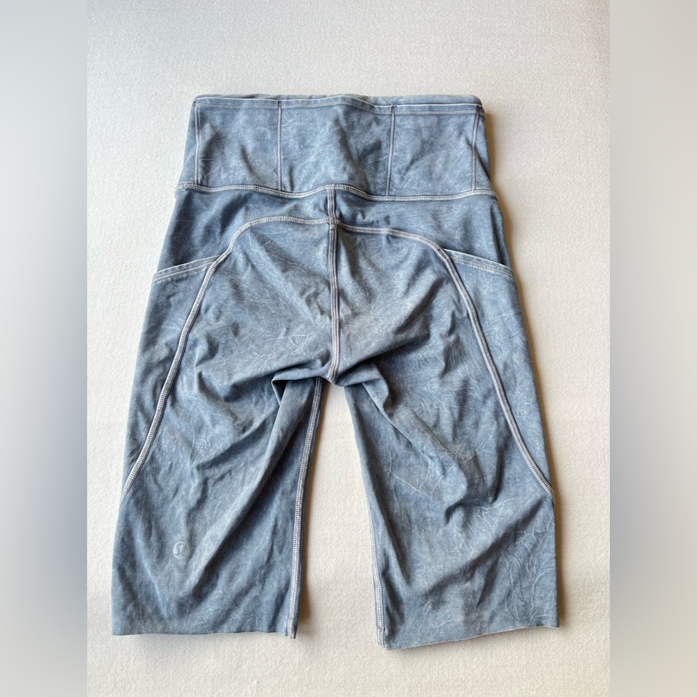 Like New Lululemon invigorate 10 inch shorts size 2 in dusty gray/blue